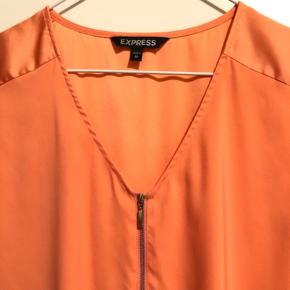 EXPRESS Short Sleeve Blouse-Quarter Zipper… - Picture 2 of 2
